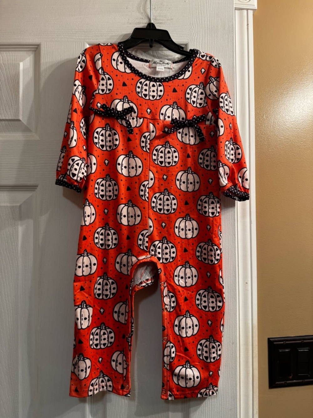 Toddlers size 18-24 months girls Marie Nicole pumpkin romper